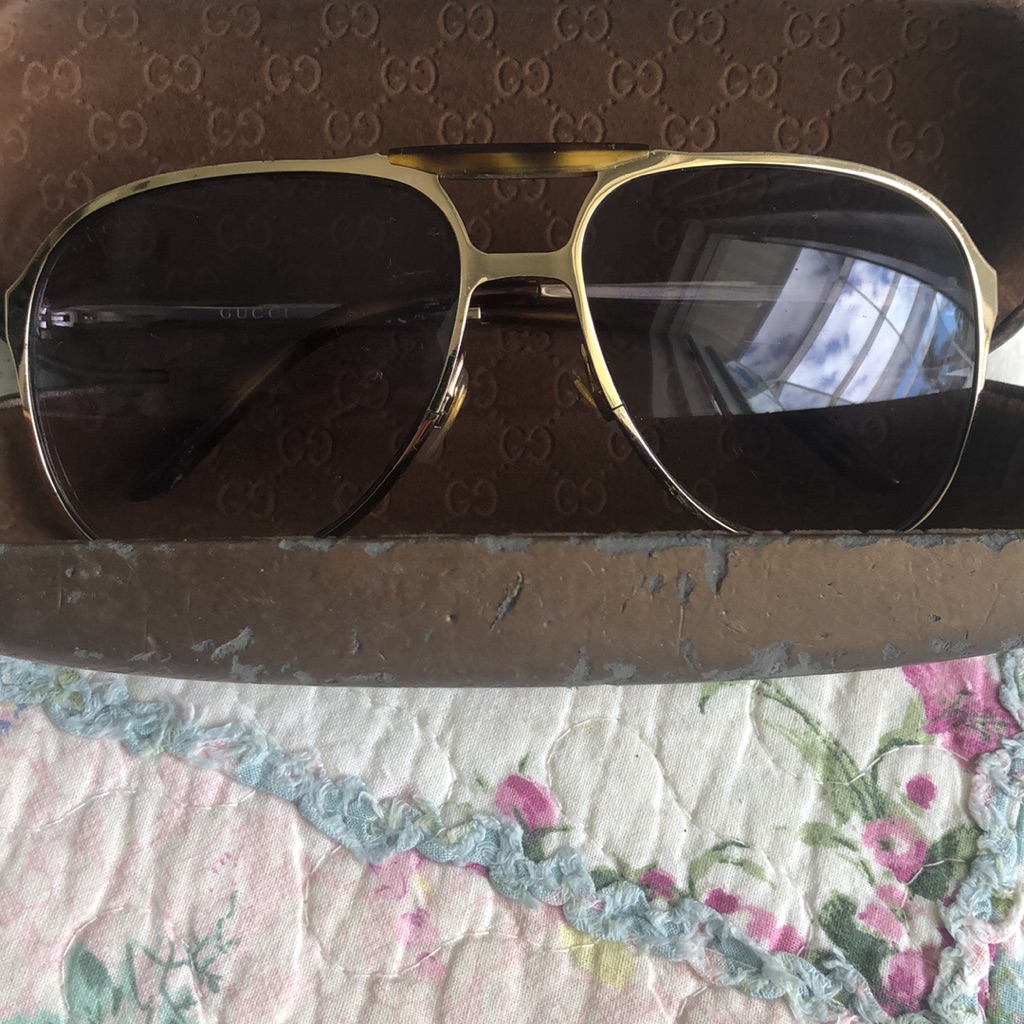 Gucci Men’s Gold Frame With Black Lenses Aviator Sunglasses